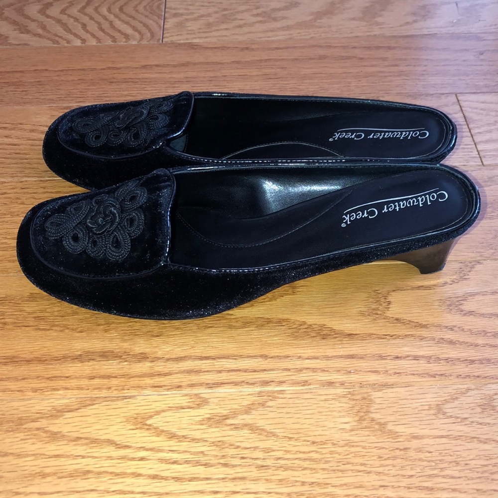 Beautiful Black Suede Braided Knot Mules